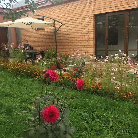 Story Guesthouse Kazbegi Exterior foto
